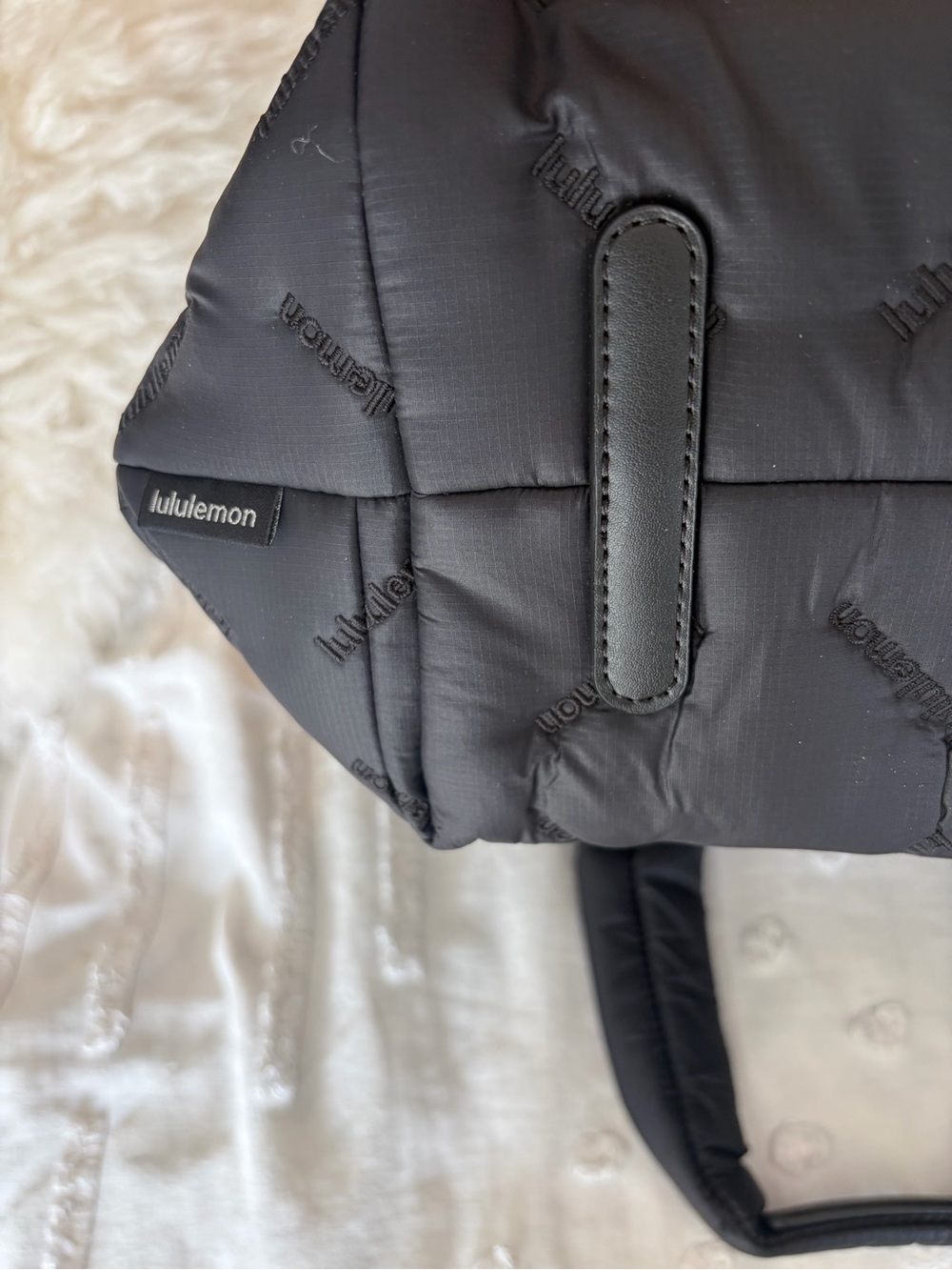 lululemon athletica Black Quality Pleasures Medium Tote 12L (Black ) - Picture 6 of 7